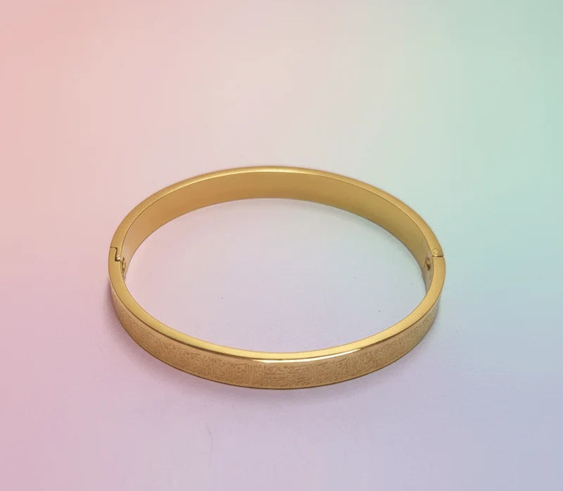 Gold Textured Cuff Bracelet for Women | سوار ذهبي أنيق للنساء